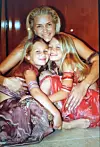 Bella, Gigi i njihova mama Yolanda kada su bile djevojčice.