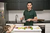kuhinja glumac Niksa Kuselj, kcerkica pavla, zagreb, 240620 foto ines stipetic recept hladna puretina s pecenim kruskama