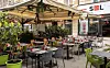 U sklopu restorana nalazi se i vanjska terasa