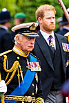 Kralj Charles i princ Harry na posljednjem ispraćaju kraljice Elizabete 2022. godine