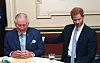 Charles 2018., kad je bio princ od Walesa, na događaju koje je organizirano u njegovoj rezidenciji Clarence House s mlađim sinom, princem Harryjem