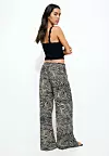 Pull&Bear, hlače 22,99 eura