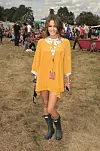 Sa 17 godina se zaljubio u skoro dvostruko stariju TV voditeljicu Caroline Flack koja si je oduzela život.