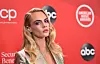 Cara Delevingne inspirirala je svijet svojim punim, paperjastim obrvama
