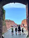 Obitelj Međimorec na mostu Castelvecchio u Veroni.