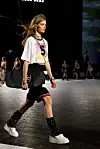 U Chanel resort kolekciji nose se hlače inspirirane košarkom