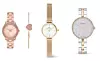 Sat i narukvica Michael Kors za žene, 279,90 € (prije 359,90 €)/Sat Daniel Wellingto n za žene 149,90 € / Sat Swarovski Cosmopolitan za žene, 229,90 € (prije 269,90 €), sve Answear.hr