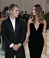 Mlađe zvijezde, poput Rihanne, Adele i Justina Biebera, na slici sa suprugom Hailey, ne trebaju još najjače koktele, ali infuzija vitamina B i drugih sastojaka pomaže im da izdrže sve obveze
