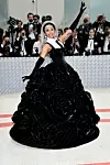 Cardi B nosi Chen Peng kreaciju