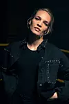 Zaštitno lice answear.LAB kampanje je Sasha Sidorenko, ukrajinska profesionalna boksačica