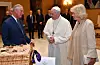 Charles i Camilla, tada princ od Walesa i vojvotkinja od Cornwalla susreli su se s papom Franjom, a ona je nosila boju najbližu bijeloj - bež